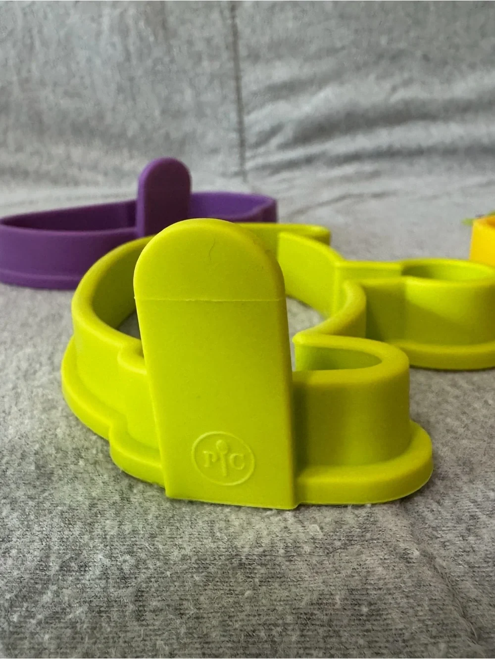 Pampered Chef Toy Story Pancake Silicone Molds- Buzz Woody, & Alien